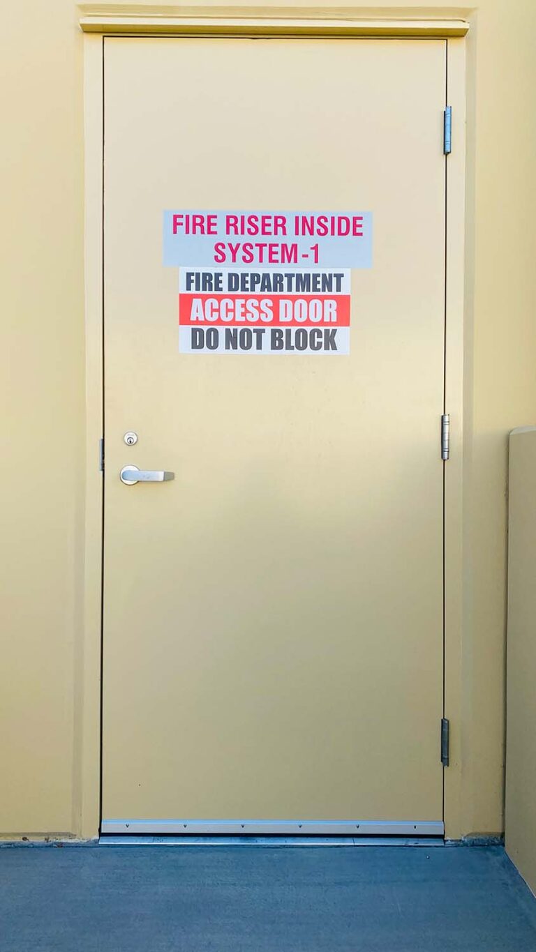 FIRE DEPARTMENT ACCESS DOOR DO NOT BLOCK Signs